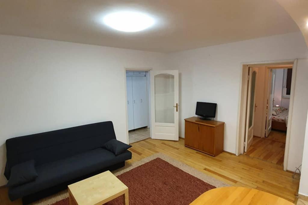 Titian'S Cozy Apartment ซีบิว ภายนอก รูปภาพ